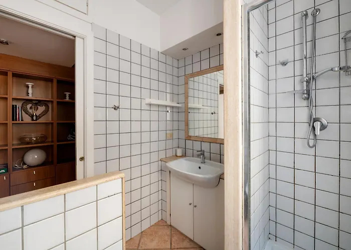 Urban Oasis In Apartament Rzym