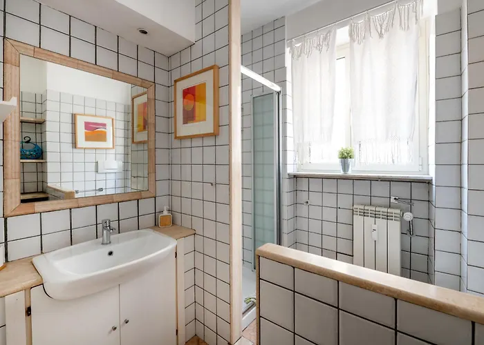 Urban Oasis In Apartament Rzym